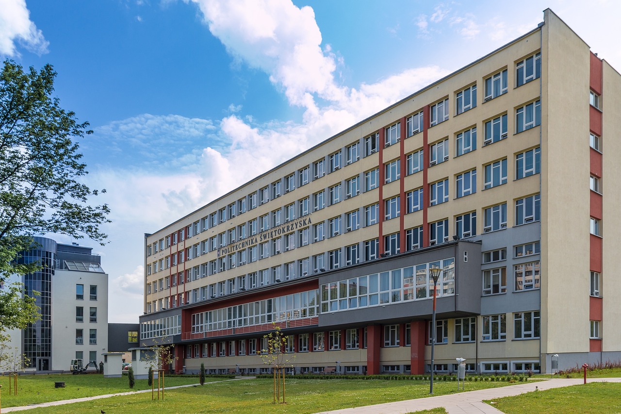 华中科技大学教育科学研究院地址及教育特色
